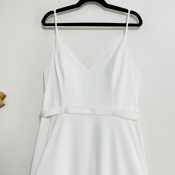 Mac Duggal Ieena 48855 V-Neck Classic A-Line Ballgown - Picture 4 of 12